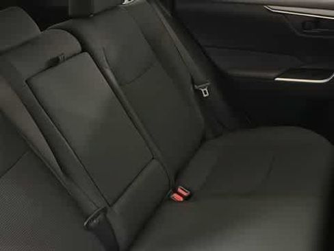 Used 2024 Toyota RAV4 LE AWD/4WD image 32