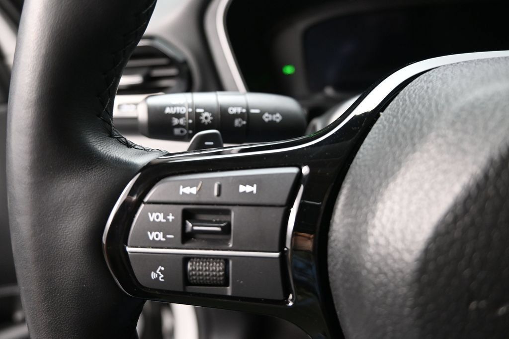 Used 2023 Honda Pilot Elite image 12