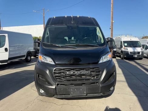 Used 2023 RAM ProMaster 2500 w/ Driver Convenience Group FWD image 2