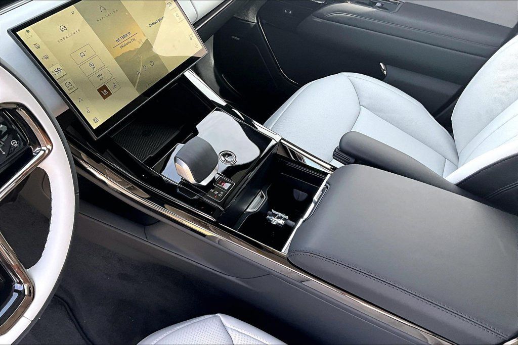 New 2026 Land Rover Range Rover Sport Dynamic SE AWD/4WD image 8