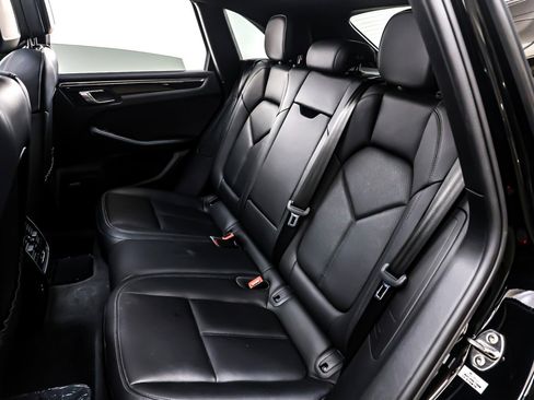 Used 2020 Porsche Macan S image 9