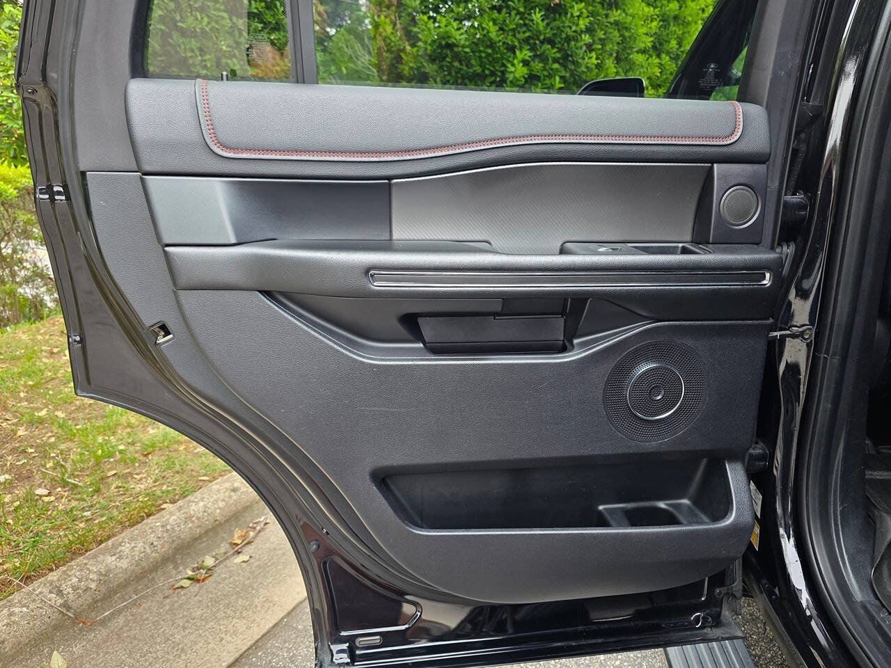 Used 2019 Ford Expedition Limited w/ Equipment Group 303A AWD/4WD image 36