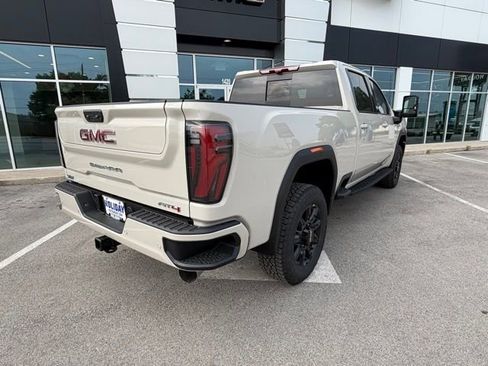 New 2026 GMC Sierra 2500 AT4 w/ AT4 Premium Plus Package AWD/4WD image 5