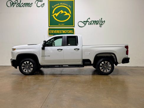 Used 2022 Chevrolet Silverado 2500 Custom w/ Custom Value Package image 5