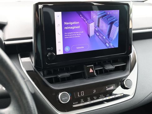 Used 2024 Toyota Corolla LE image 18