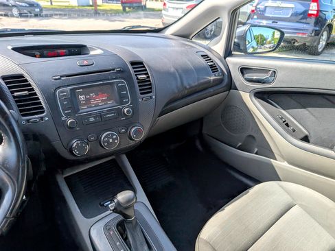Used 2014 Kia Forte EX image 21