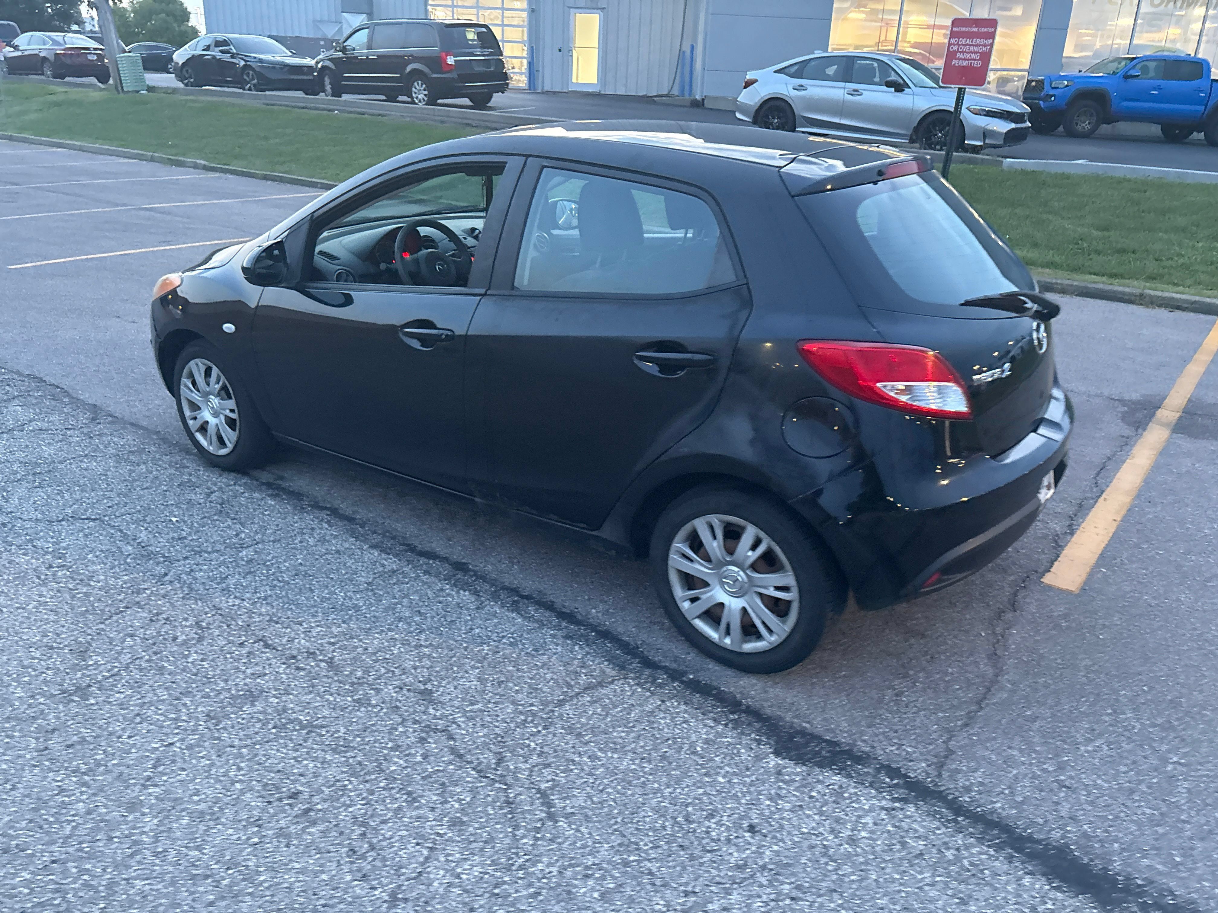 Used 2012 MAZDA MAZDA2 Sport FWD image 6