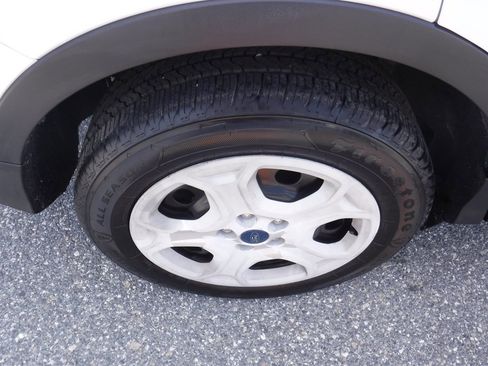 Used 2019 Ford Escape S image 4