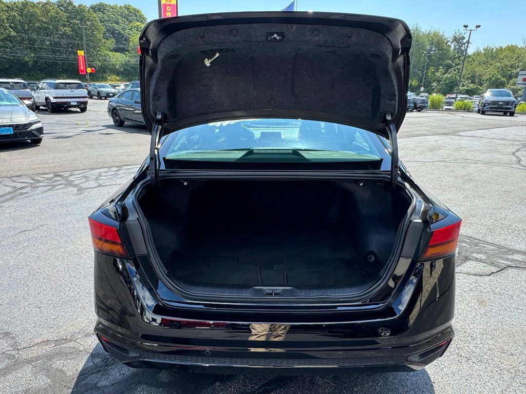 Used 2024 Nissan Altima 2.5 S FWD image 19