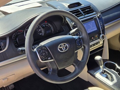 Used 2014 Toyota Camry LE FWD image 15