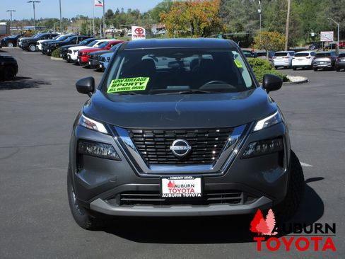 Used 2023 Nissan Rogue S image 20