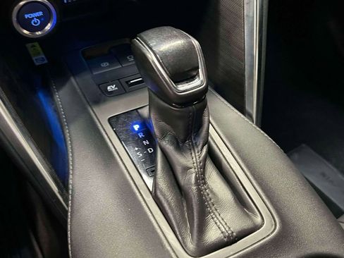 Used 2022 Toyota Venza XLE AWD/4WD image 35