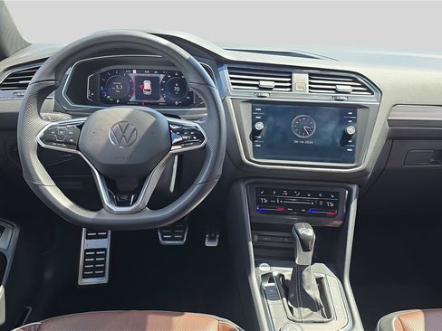 Used 2023 Volkswagen Tiguan SEL R-Line AWD/4WD image 9
