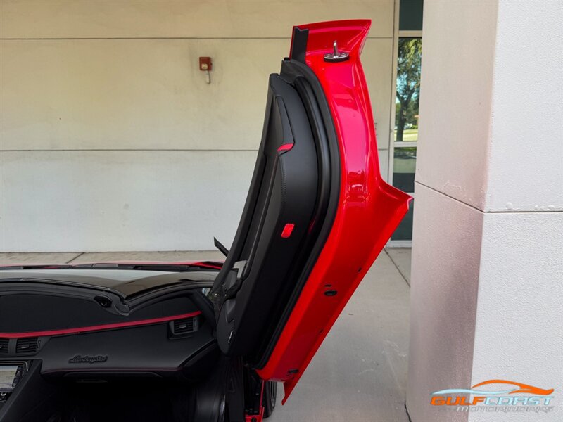 Used 2019 Lamborghini Aventador S AWD/4WD image 38
