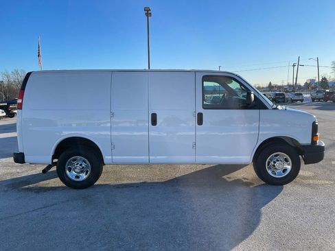 Used 2014 Chevrolet Express 2500 2500 3dr Cargo Van image 6