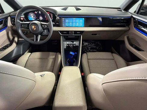 Used 2025 Porsche Macan Electric w/ Premium Package RWD image 33