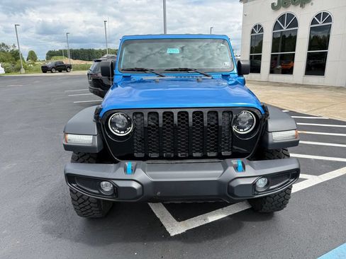 Used 2023 Jeep Wrangler Unlimited w/ Cold Weather Group AWD/4WD image 3