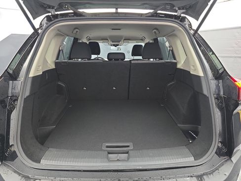 Used 2023 Nissan Rogue SV image 34