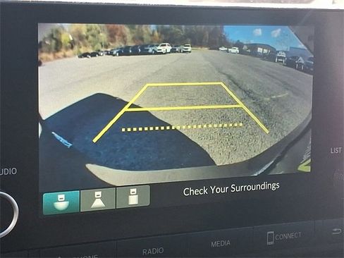 Used 2025 Honda HR-V LX image 16