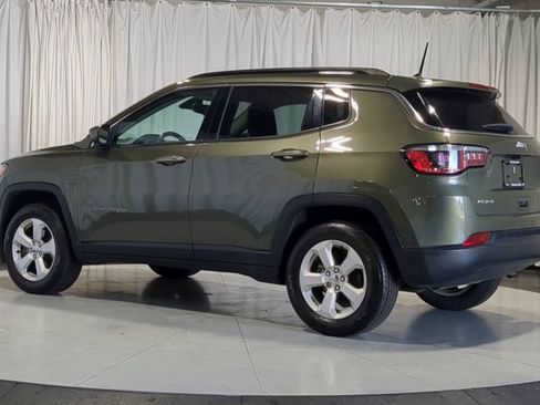 Used 2018 Jeep Compass Latitude w/ Cold Weather Group AWD/4WD image 6