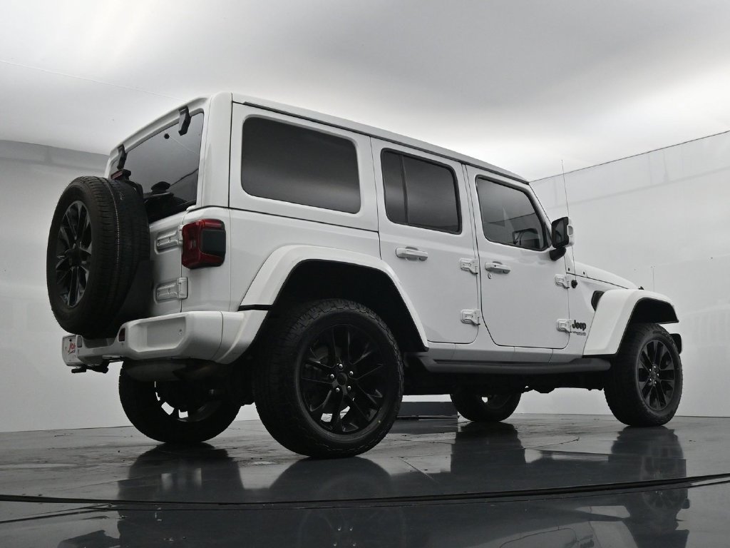 Used 2022 Jeep Wrangler Unlimited Sahara AWD/4WD image 37