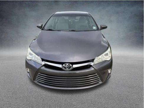 Used 2017 Toyota Camry LE FWD image 3