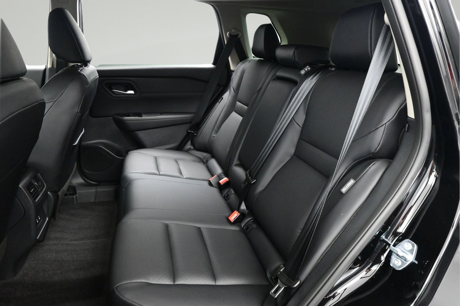 Certified 2026 Nissan Rogue Dark Armor FWD image 11