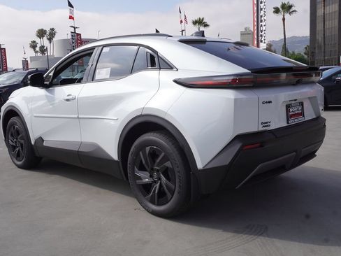 New 2026 Toyota C-HR AWD/4WD image 3