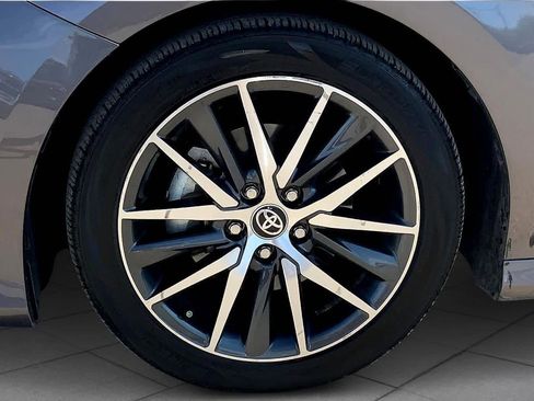 Used 2024 Toyota Camry XLE image 11