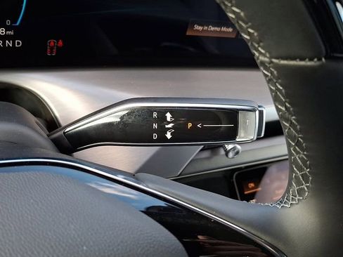 New 2026 Cadillac Vistiq Luxury AWD/4WD image 9