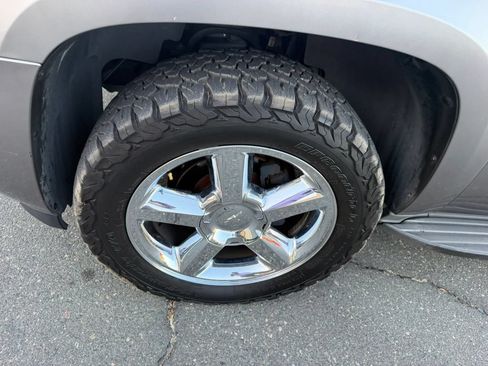 Used 2012 Chevrolet Tahoe LTZ AWD/4WD image 32