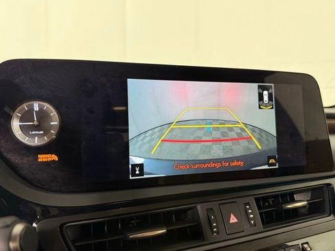 Certified 2025 Lexus ES 300h w/ Premium Package image 19
