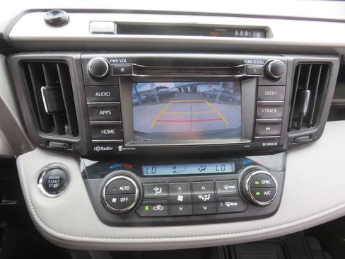 Used 2018 Toyota RAV4 XLE w/ Plus Extra Value Package AWD/4WD image 18
