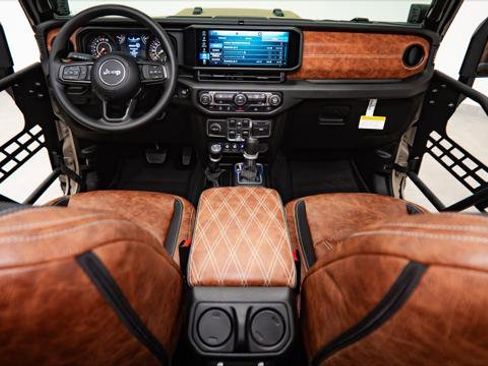 Used 2026 Jeep Gladiator Sport image 2