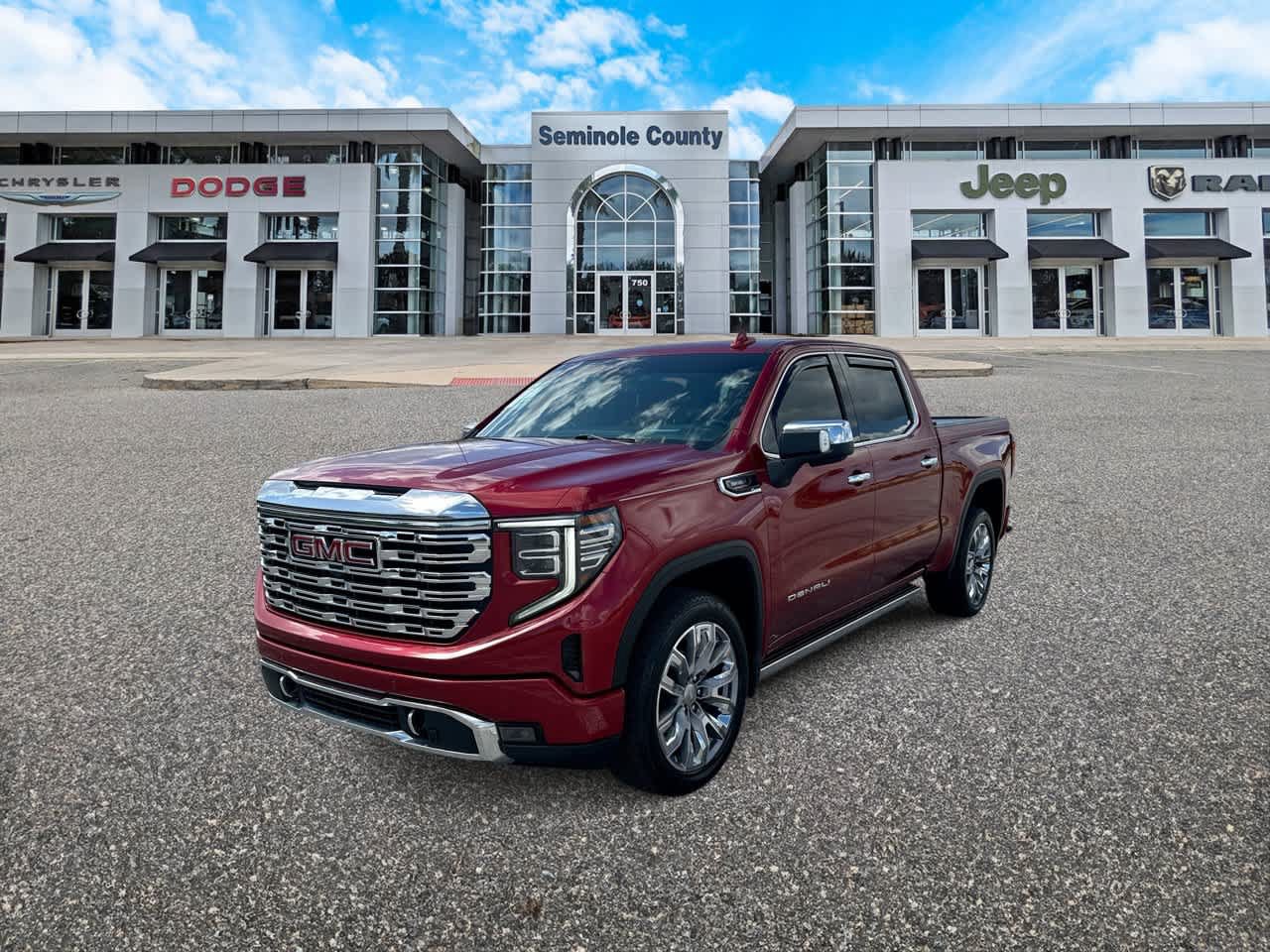 Used 2024 GMC Sierra 1500 Denali AWD/4WD image 4
