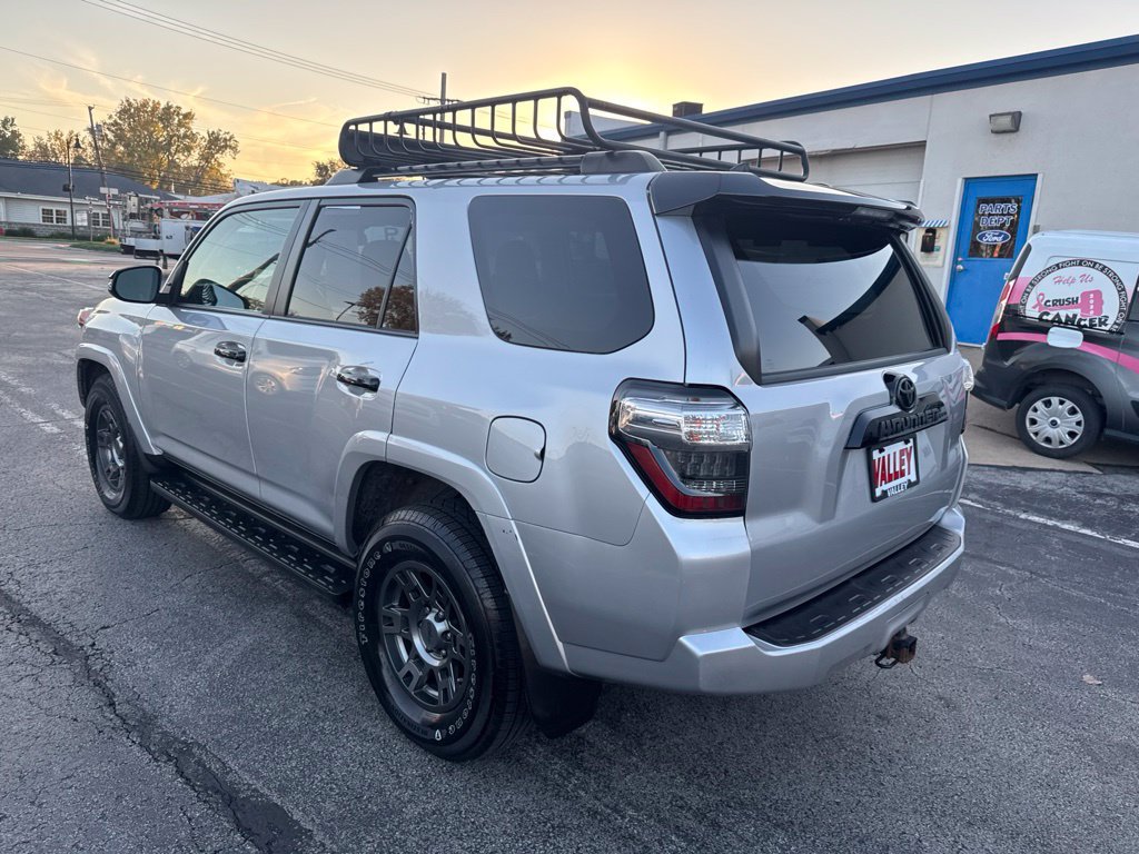 Used 2020 Toyota 4Runner Venture w/ Moonroof Package AWD/4WD image 6