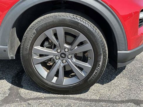Used 2023 Ford Explorer XLT w/ Equipment Group 202A AWD/4WD image 29