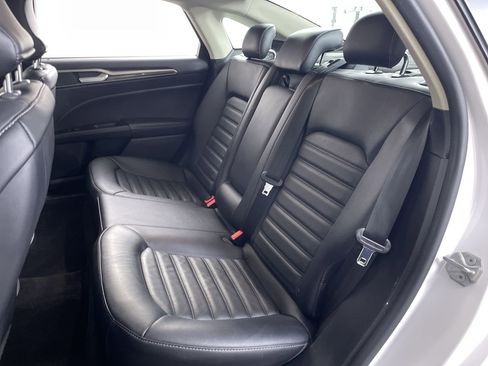 Used 2018 Ford Fusion SE w/ Fusion SE Technology Package image 20