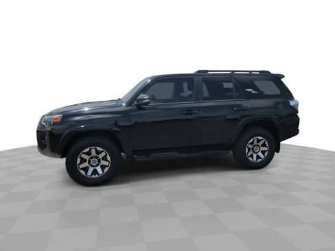 Used 2020 Toyota 4Runner TRD Off-Road Premium w/ Moonroof Package AWD/4WD image 4