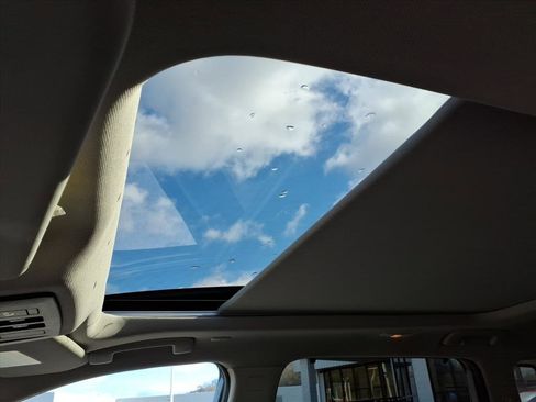 Certified 2023 Nissan Rogue SL w/ SL Premium Package image 9