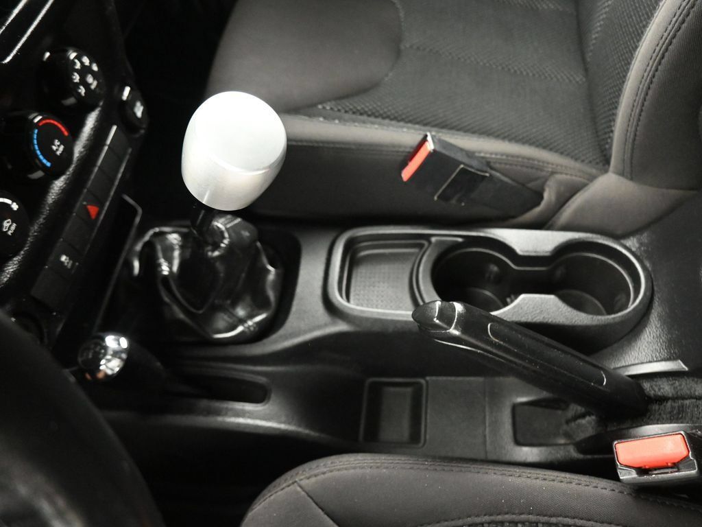 Used 2016 Jeep Wrangler Unlimited Sport AWD/4WD image 19