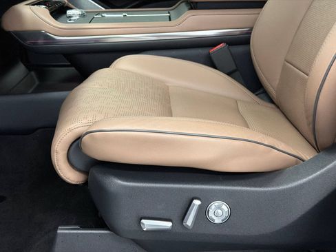 New 2025 Lincoln Navigator Black Label AWD/4WD image 22