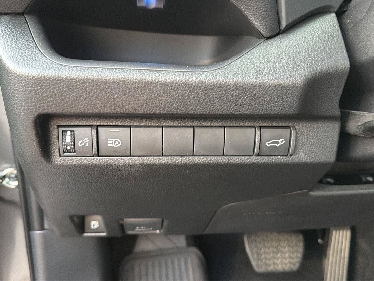 Certified 2025 Toyota RAV4 XSE AWD/4WD image 19
