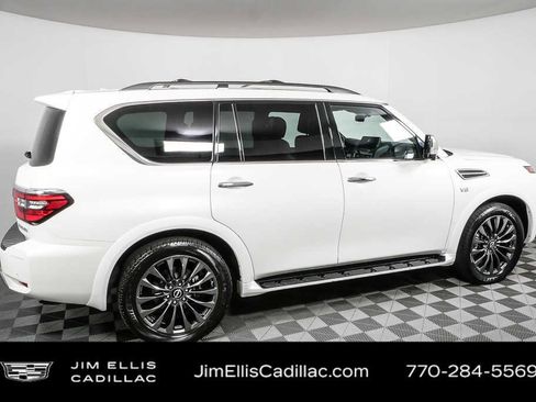 Used 2022 Nissan Armada Platinum w/ Captain's Chairs Package RWD image 2