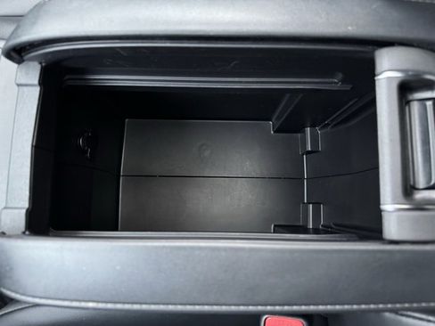 Certified 2023 Toyota Highlander XLE image 24