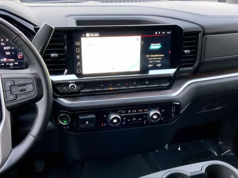 Used 2025 GMC Sierra 1500 SLT image 7