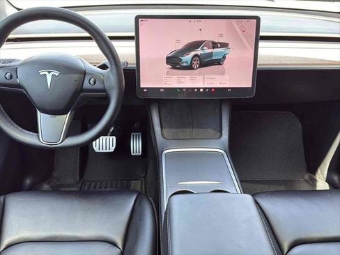 Used 2022 Tesla Model Y Performance image 21