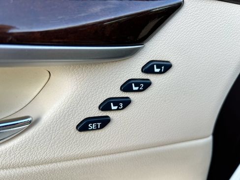 Used 2017 Lexus ES 350 w/ Premium Package FWD image 13