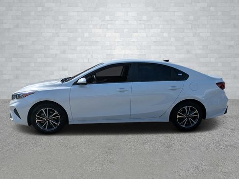 Used 2022 Kia Forte LXS image 8
