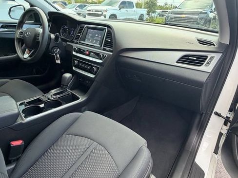 Used 2019 Hyundai Sonata SE w/ Winter Weather Package FWD image 15
